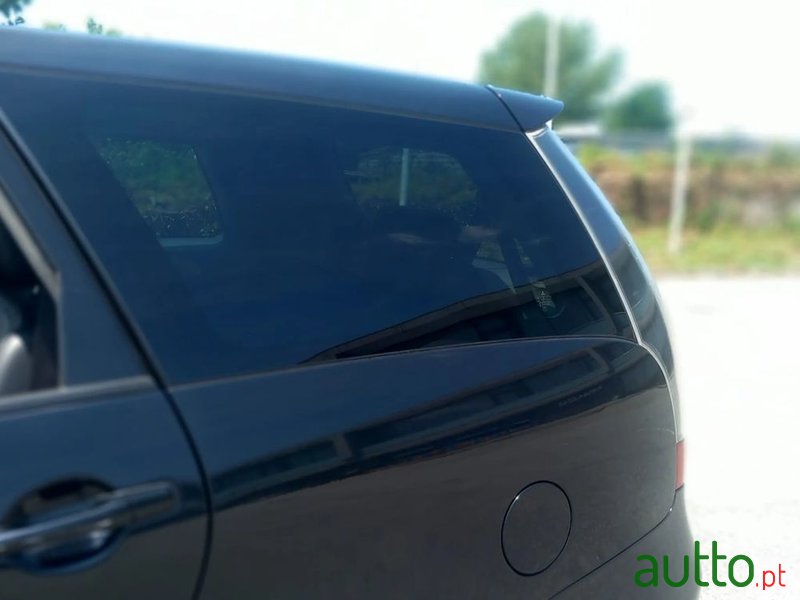 2008' Mitsubishi Grandis photo #6