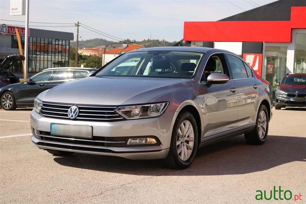 2019' Volkswagen Passat photo #5