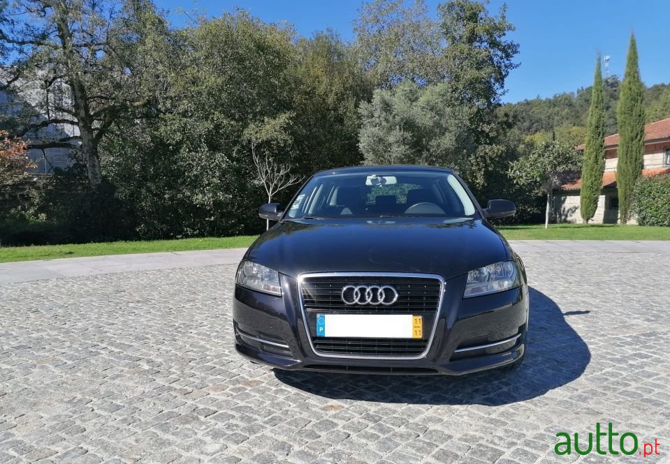 2011' Audi A3 Sportback photo #2