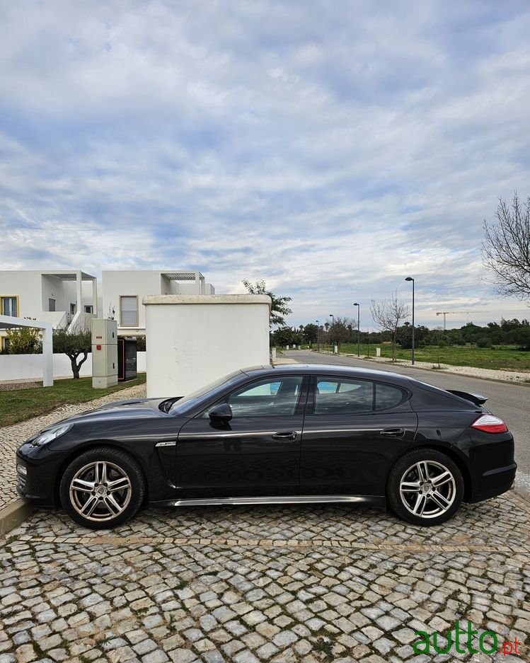 2011' Porsche Panamera 4 Pdk photo #4