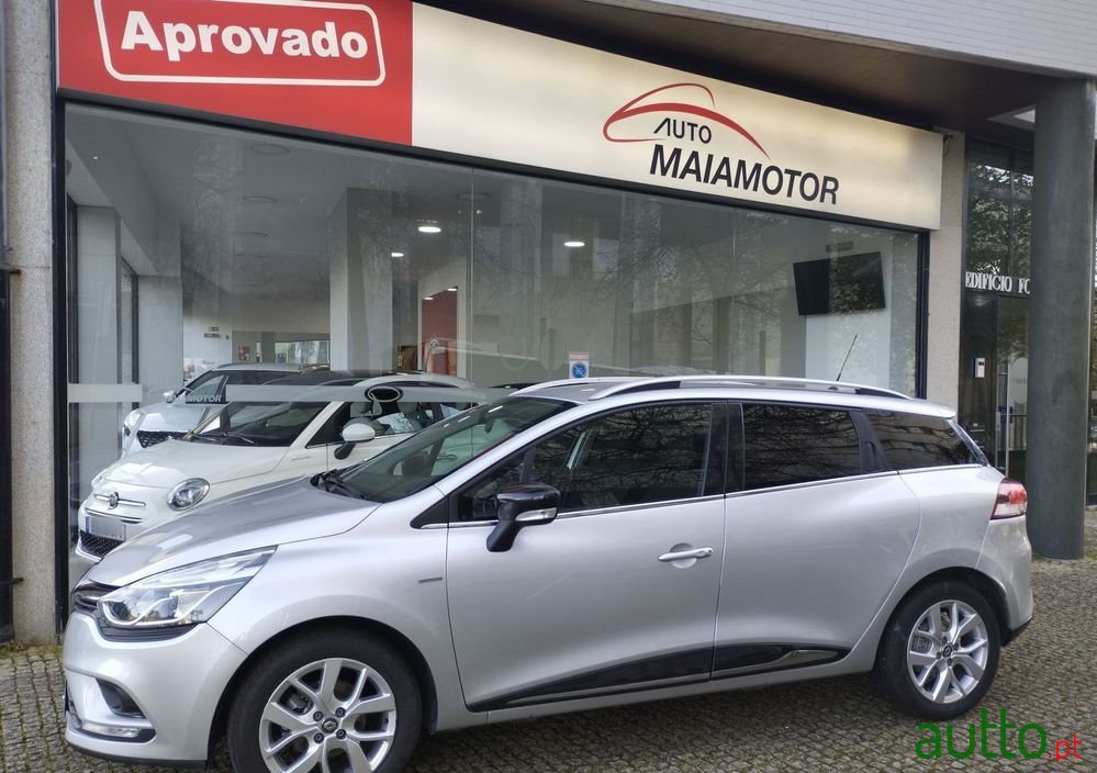 2019' Renault Clio Sport Tourer photo #1