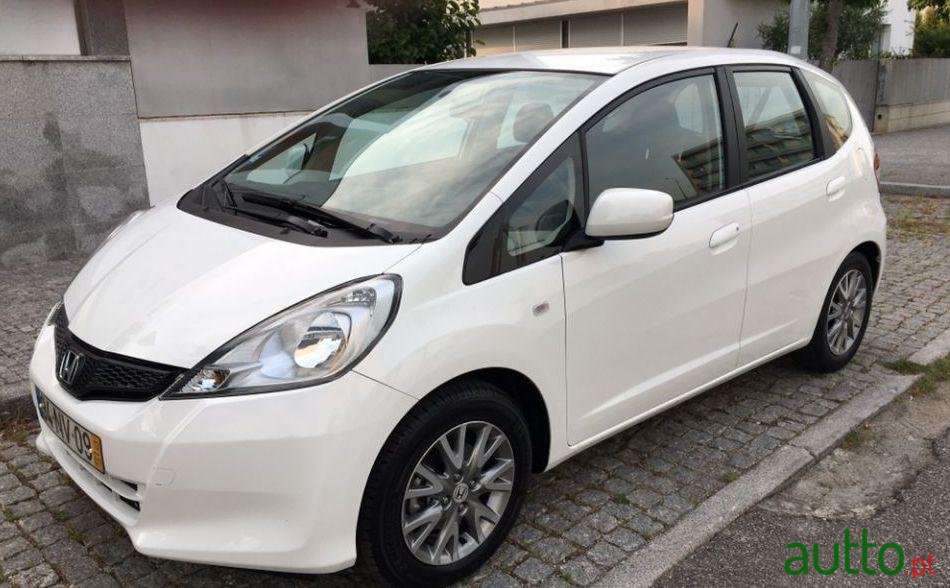 2013' Honda Jazz photo #2