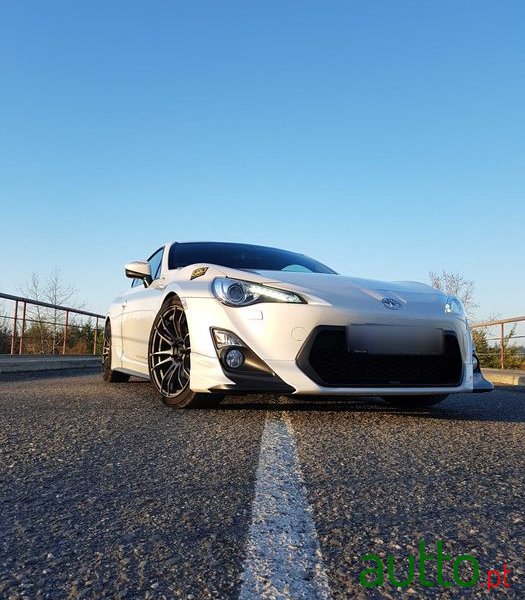 2013' Toyota GT86 photo #2