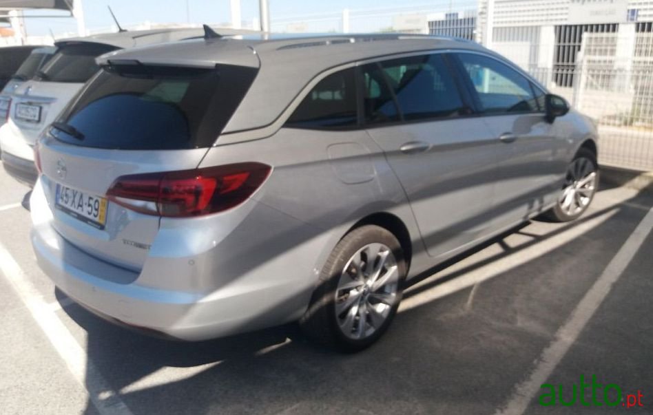 2019' Opel Astra Sports Tourer photo #2