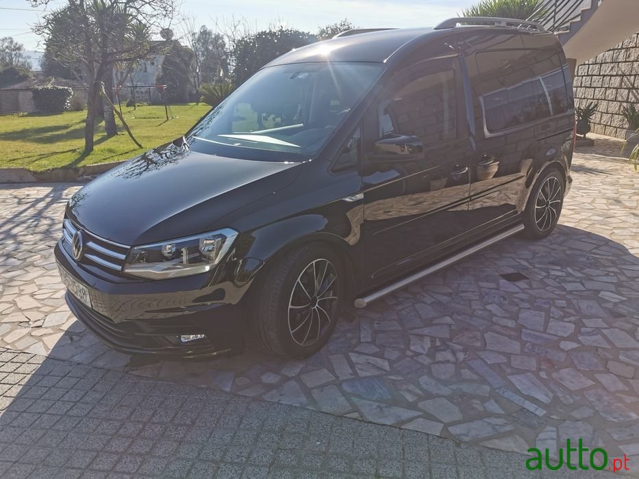 2015' Volkswagen Caddy photo #5