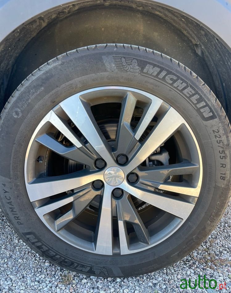 2021' Peugeot 5008 photo #6