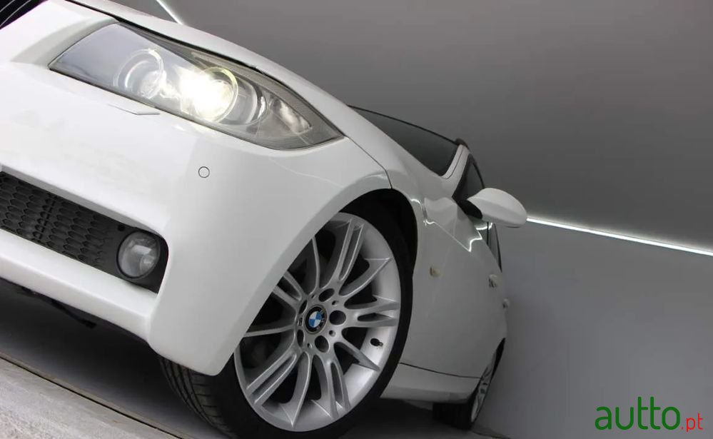 2008' BMW 320 D Touring photo #5