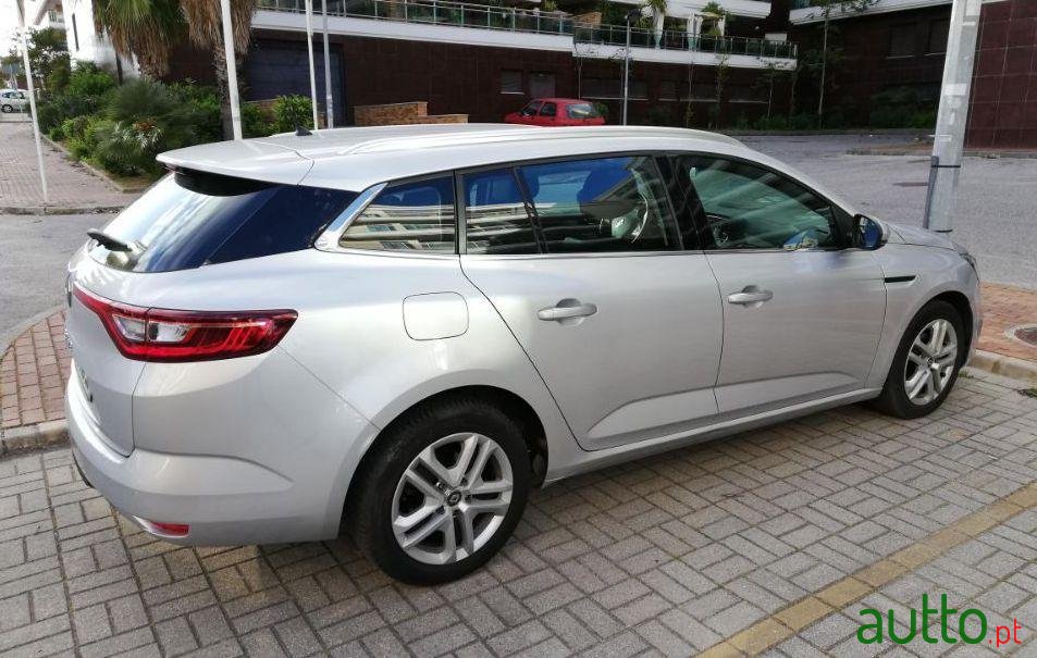2017' Renault Megane Sport Tourer photo #1
