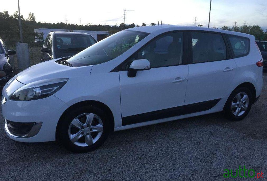 2012' Renault Grand Scenic 1.5 dCi B.Edition 7L EDC photo #2
