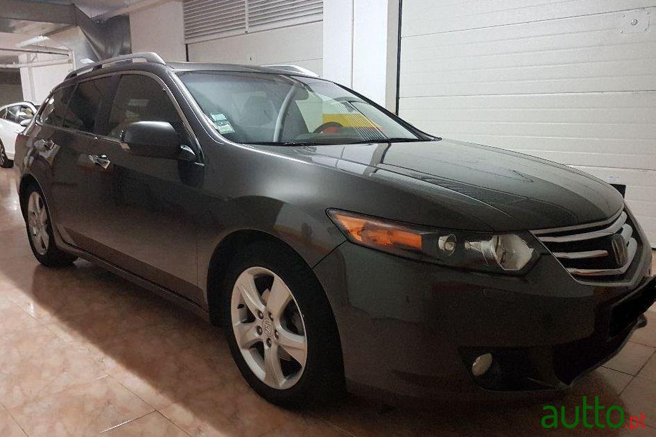 2008' Honda Accord Tourer photo #1