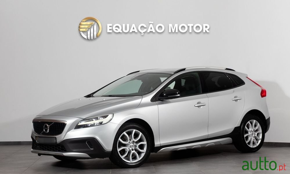 2017' Volvo V40 Cross Country 2.0 D2 Plus photo #1