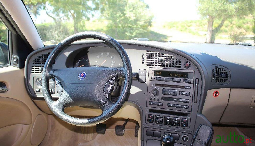2001' Saab 9-5 photo #2