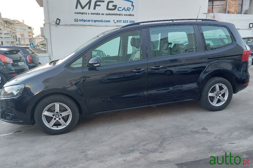 2011' SEAT Alhambra photo #3