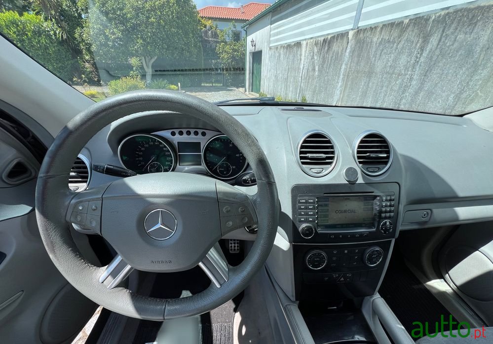 2006' Mercedes-Benz ML 320 Cdi photo #5