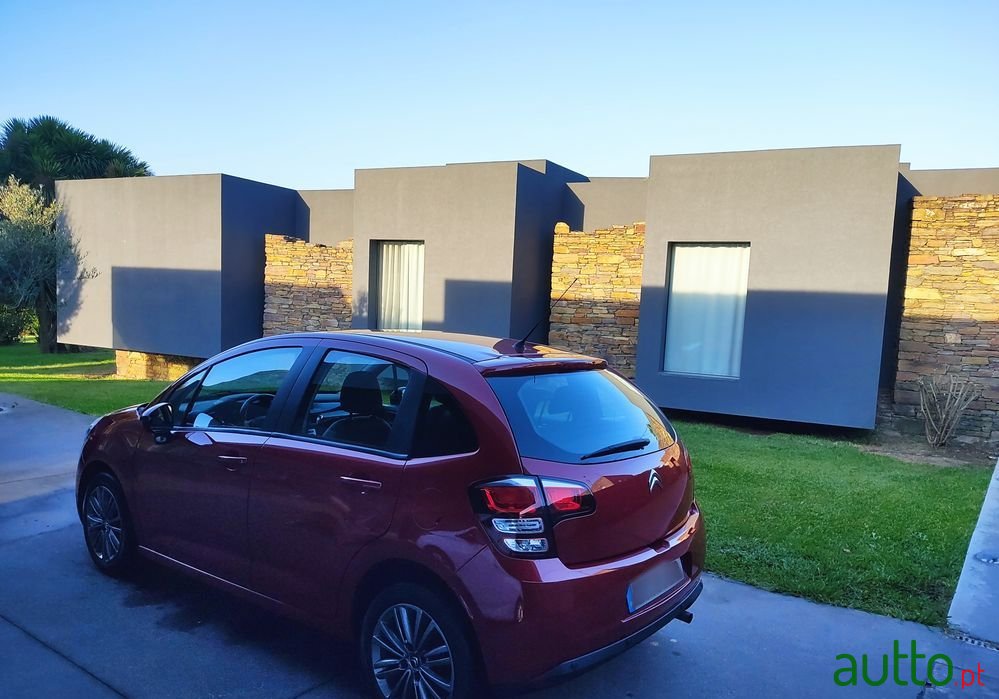 2015' Citroen C3 photo #2