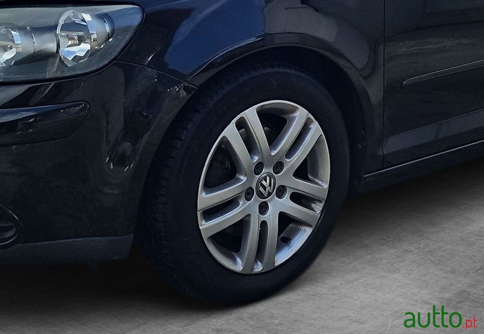 2009' Volkswagen Golf Plus photo #6