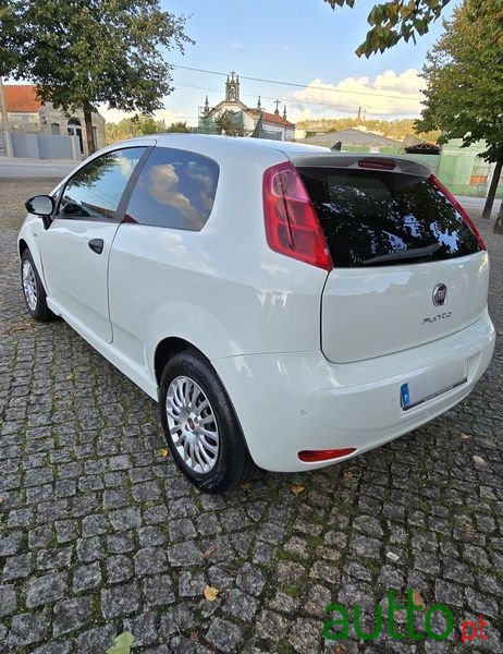 2015' Fiat Punto Evo photo #6