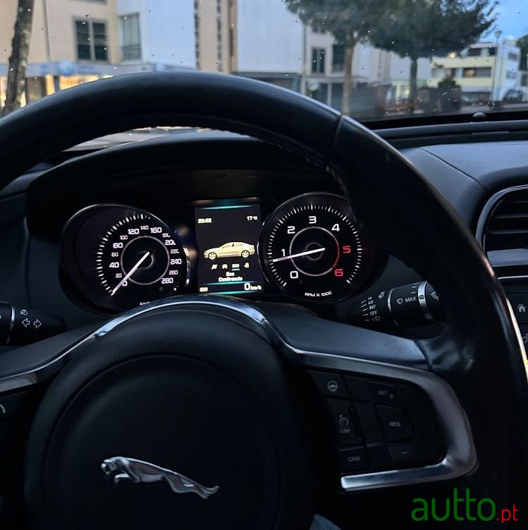 2015' Jaguar XE 20D R-Sport photo #4