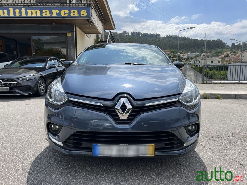 2019' Renault Clio photo #2