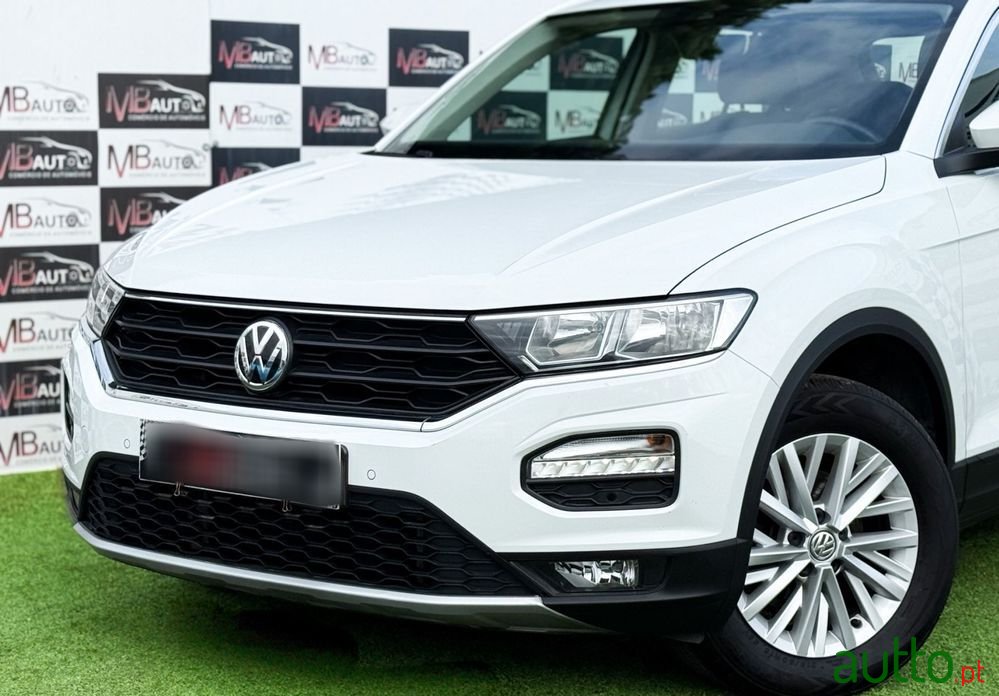 2019' Volkswagen T-Roc 1.6 Tdi Style photo #3