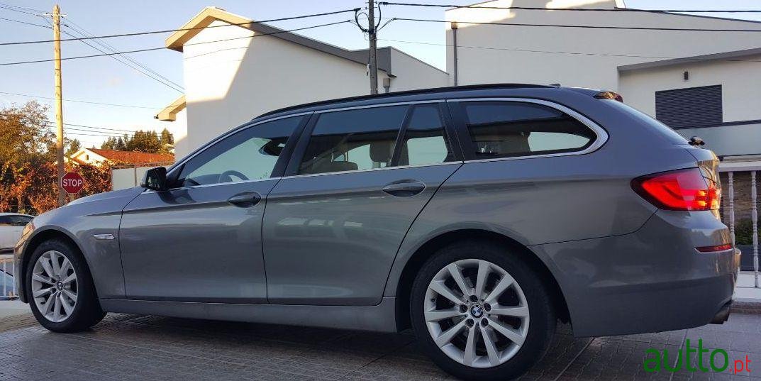 2010' BMW 520 D Touring Automática photo #2