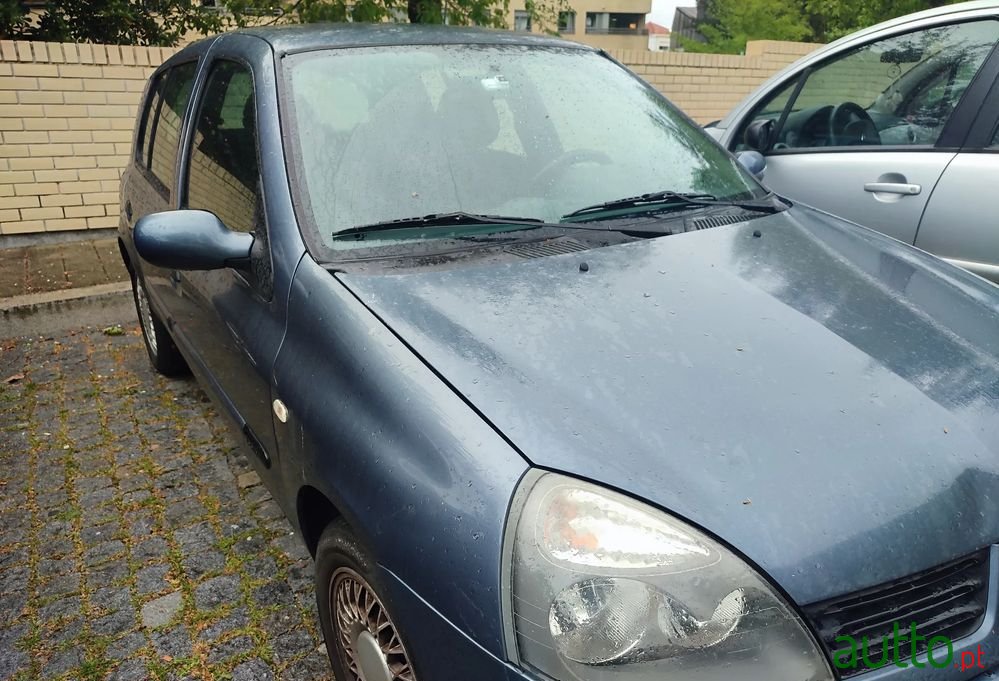 2006' Renault Clio 1.2 16V Confort photo #4