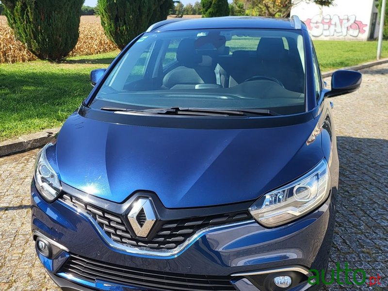 2017' Renault Scenic Energy photo #2