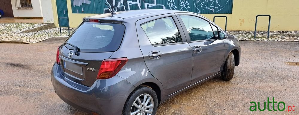 2015' Toyota Yaris photo #5