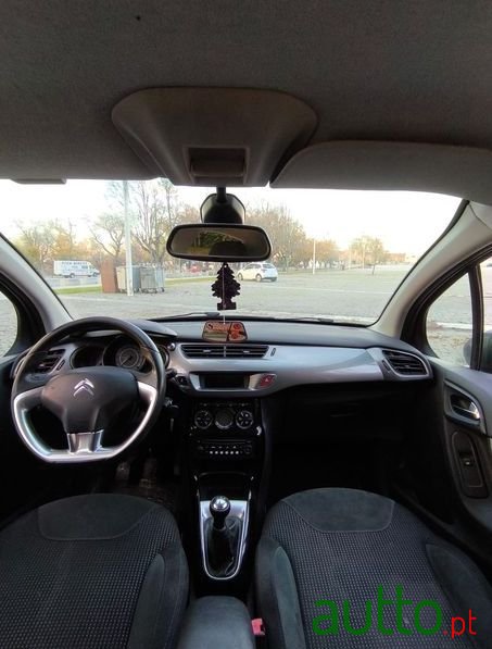 2011' Citroen C3 photo #3