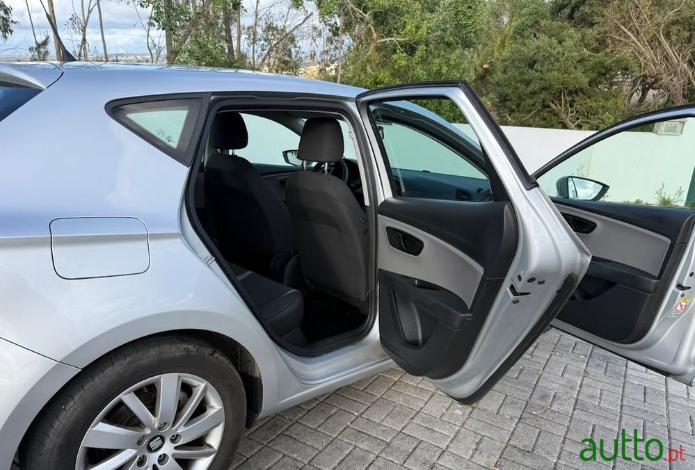 2014' SEAT Leon photo #4