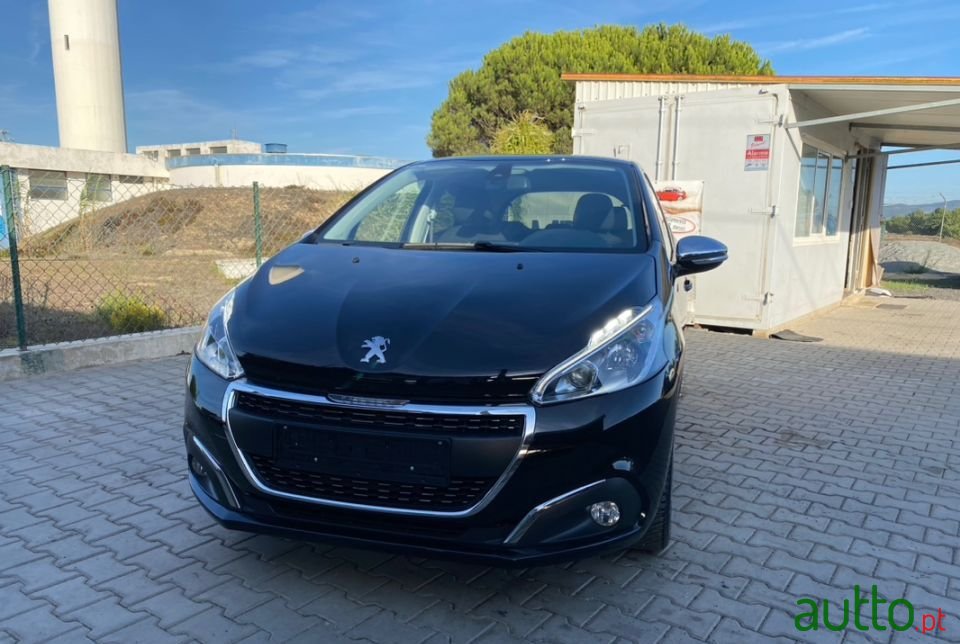 2019' Peugeot 208 photo #2