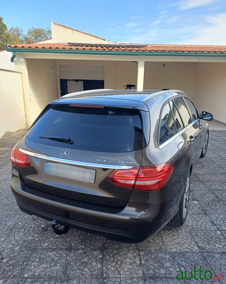 2015' Mercedes-Benz Classe C photo #3