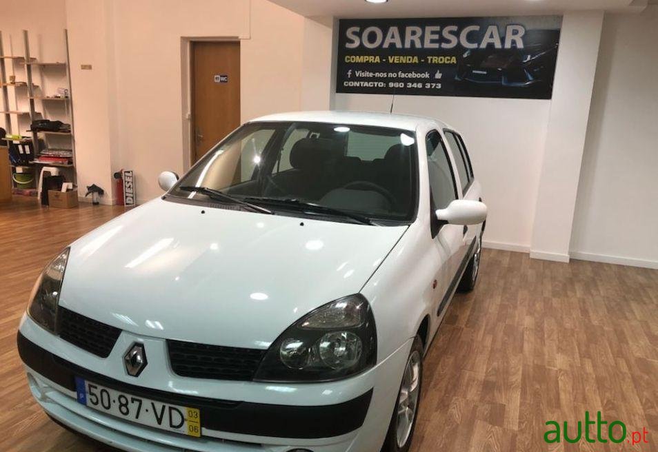 2003' Renault Clio photo #1