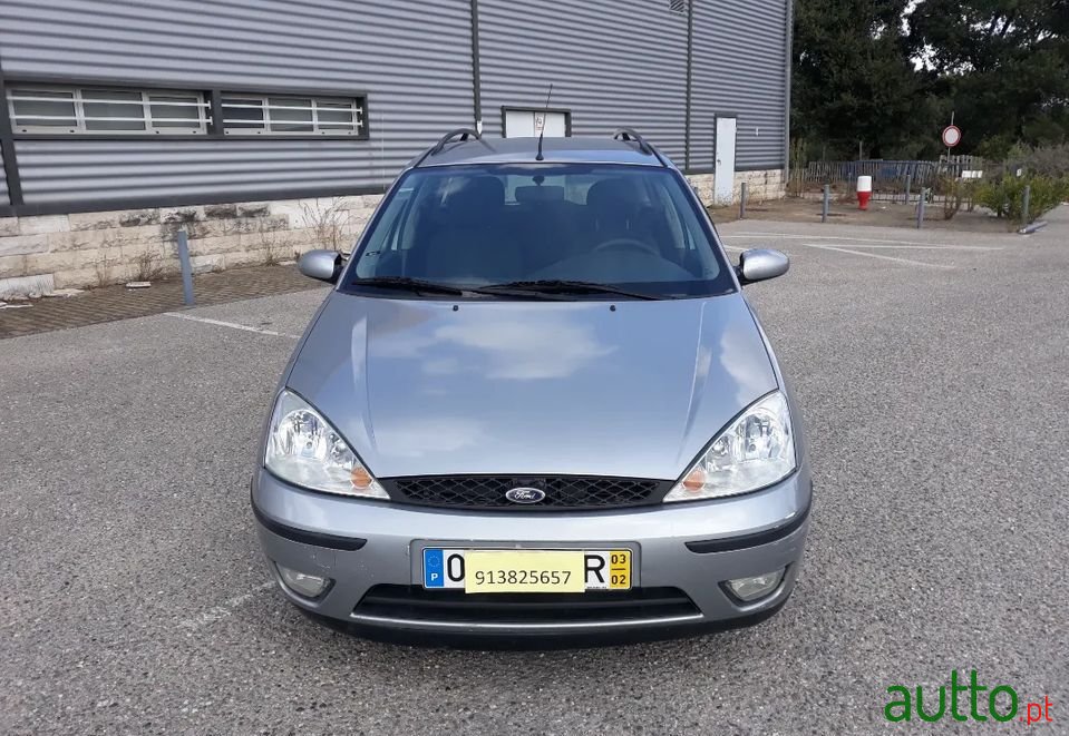 2003' Ford Focus Sw photo #3