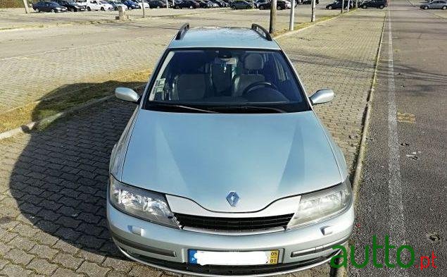 2005' Renault Laguna Break photo #2