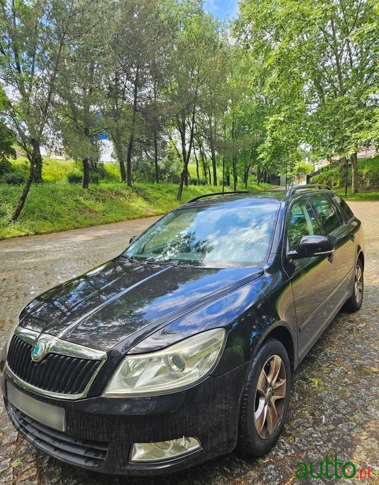 2010' Skoda Octavia Break photo #4