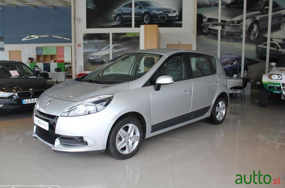 2012' Renault Scenic Dynamique S photo #1