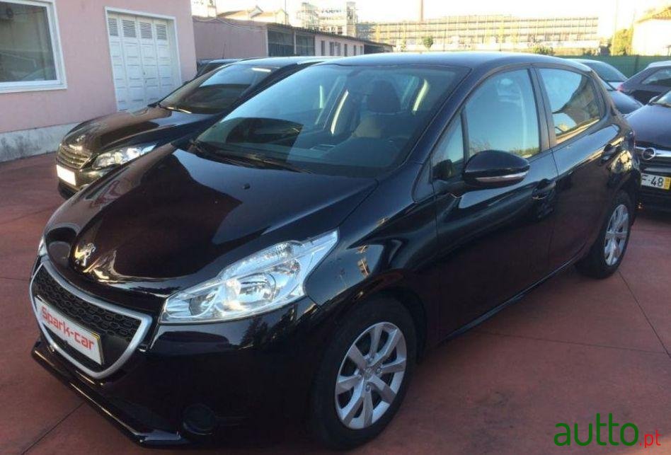 2014' Peugeot 208 1.4 Hdi Access photo #1