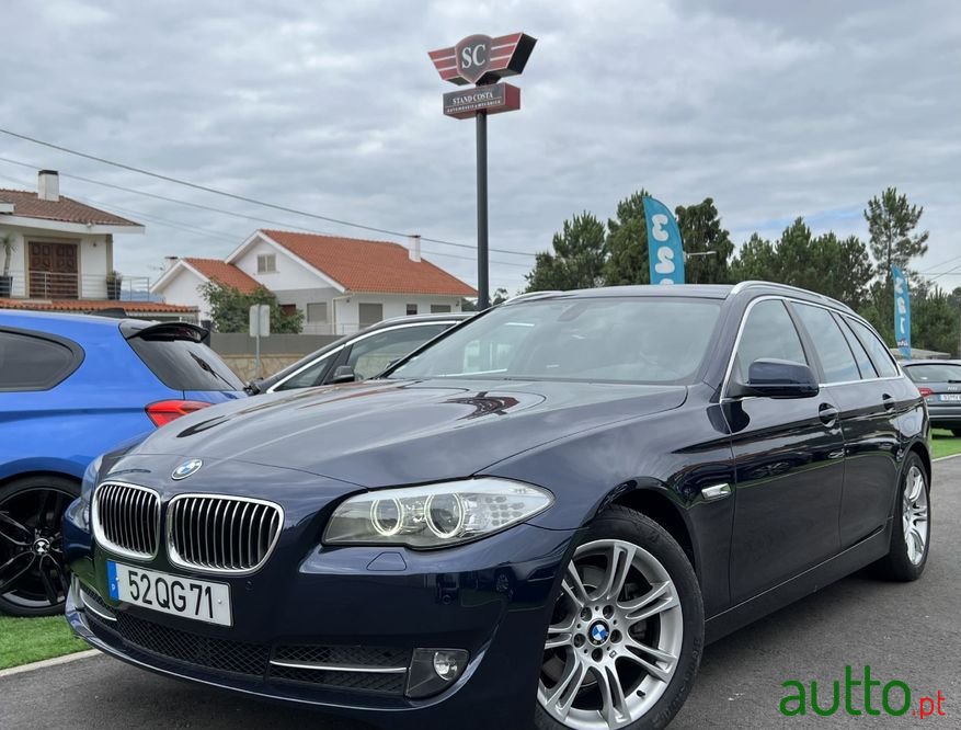 2011' BMW 520 photo #1