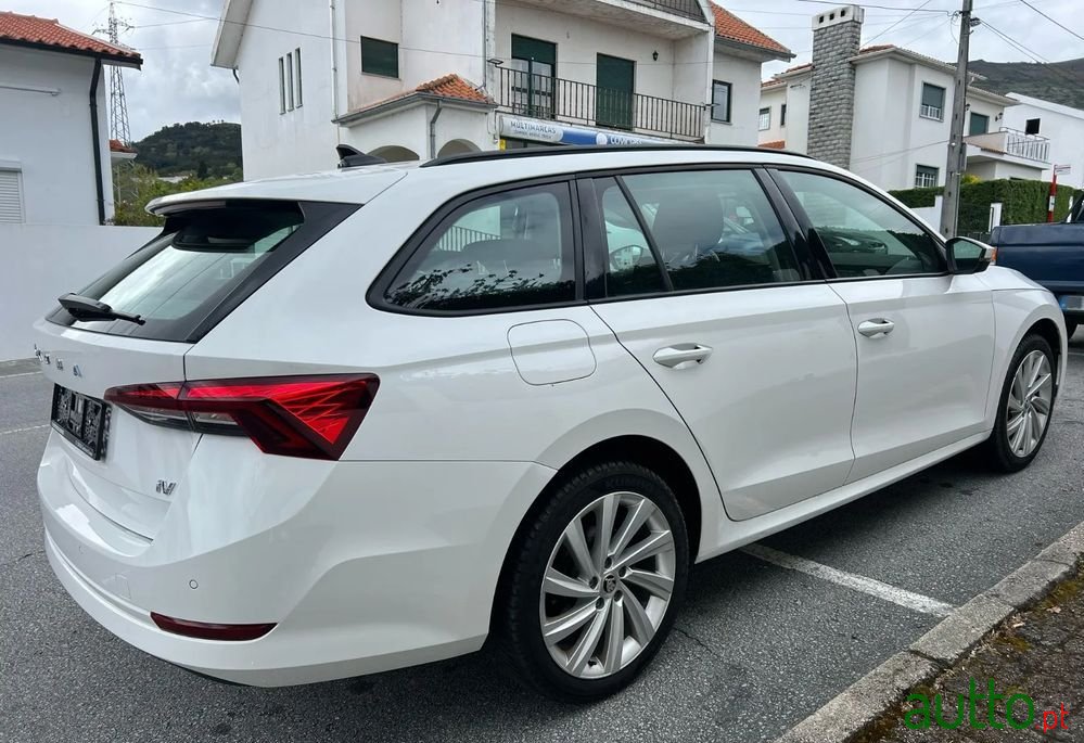 2021' Skoda Octavia Break photo #2