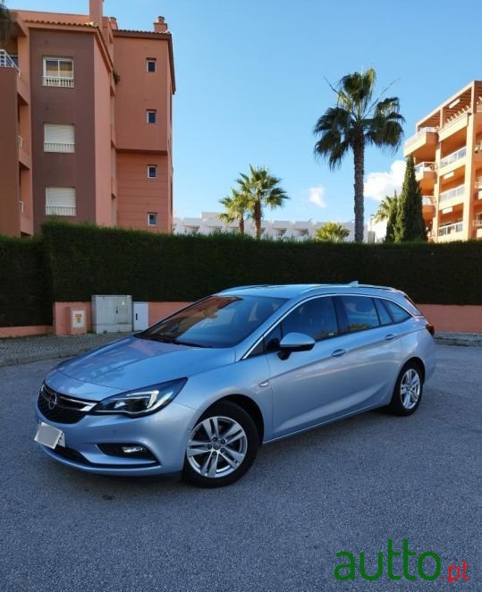 2017' Opel Astra Sports Tourer photo #2
