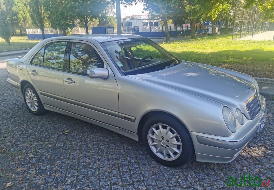 1999' Mercedes-Benz 270 photo #2