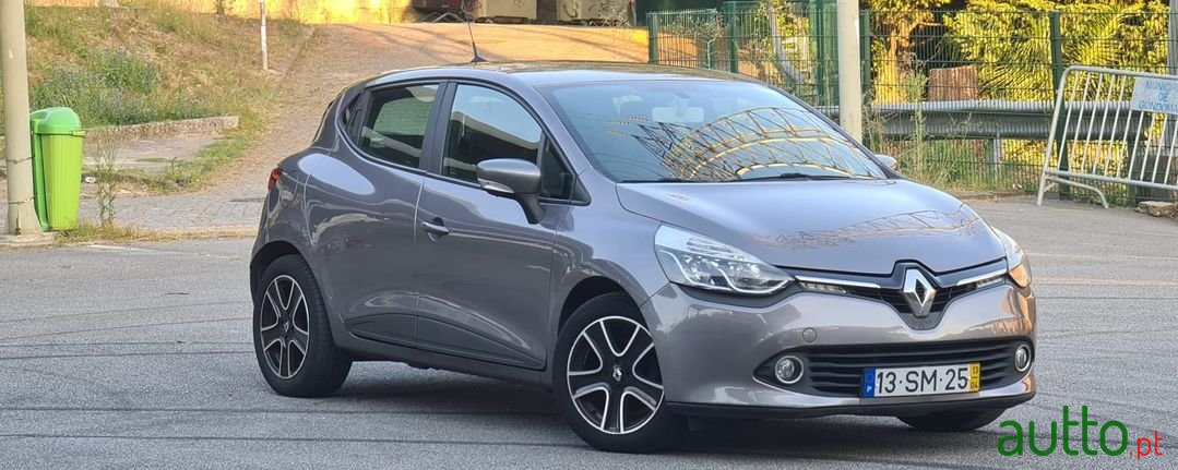 2013' Renault Clio photo #1