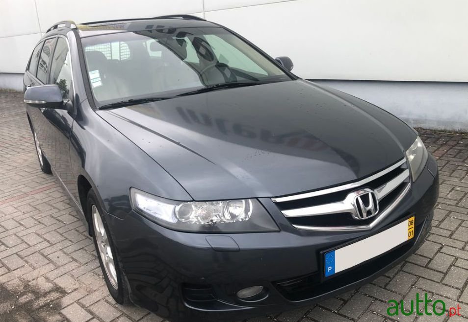 2008' Honda Accord Tourer photo #1