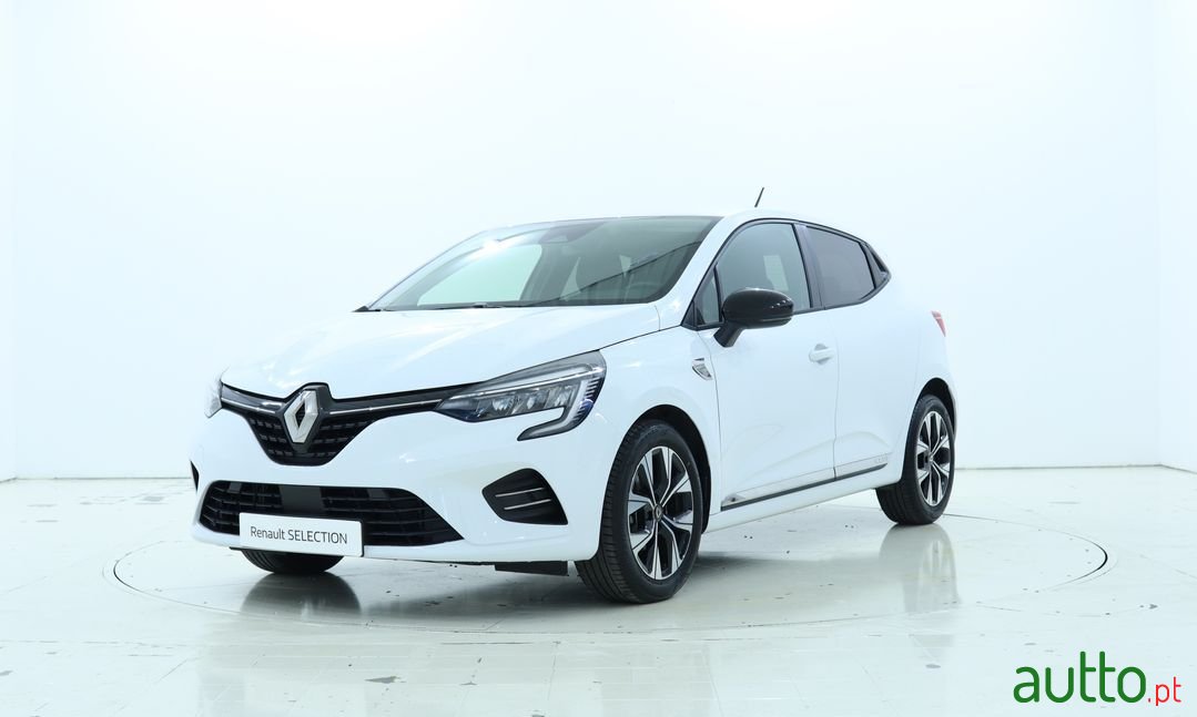 2021' Renault Clio photo #3