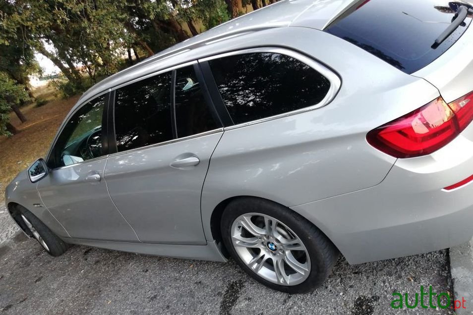 2012' BMW 520 D-Auto photo #1