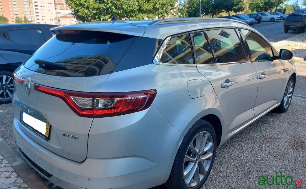 2017' Renault Megane Sport Tourer photo #3