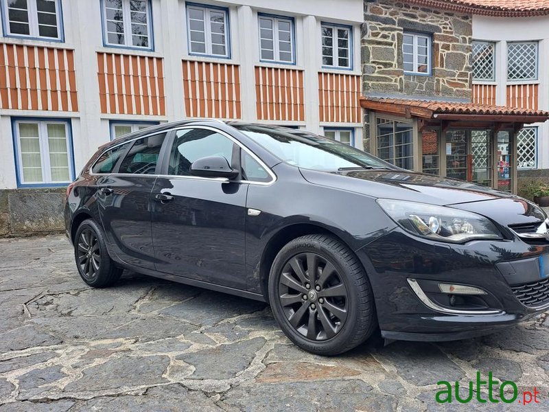 2015' Opel Astra Sports Tourer photo #2