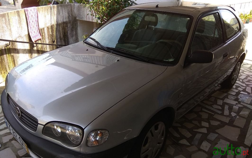 2000' Toyota Corolla photo #1