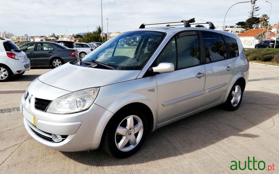 2007' Renault Grand Scenic photo #3